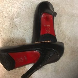 👠so fashion Pointy Toe Pump red sole !👠